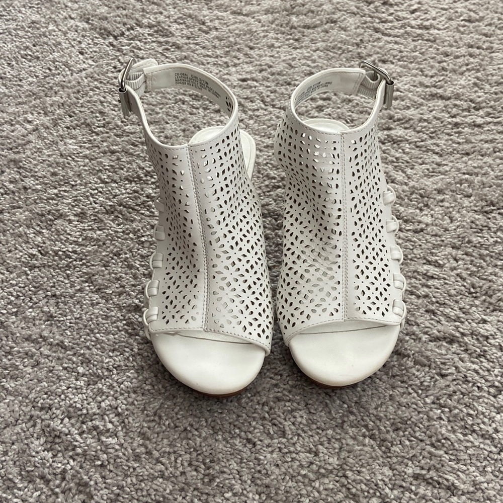 Vince Camaro white sandals size girls 13m